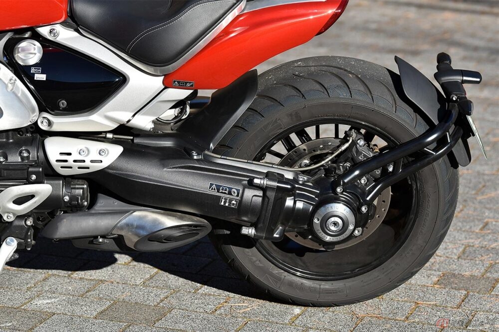 排気量2458cc 量産バイク世界最大排気量のトライアンフ ロケット3r は欲張りすぎる究極のパワークルーザー バイクのニュース 自動車情報サイト 新車 中古車 Carview
