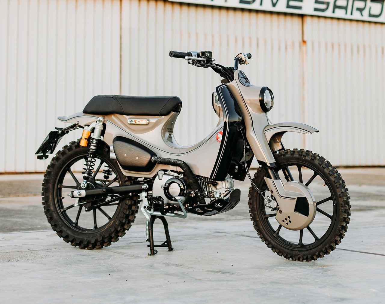 ホンダ イタリアが発表した スーパーカブ125x を見よ 本格的なオフロード走行を想定したスペシャル カスタム Webオートバイ 自動車情報サイト 新車 中古車 Carview