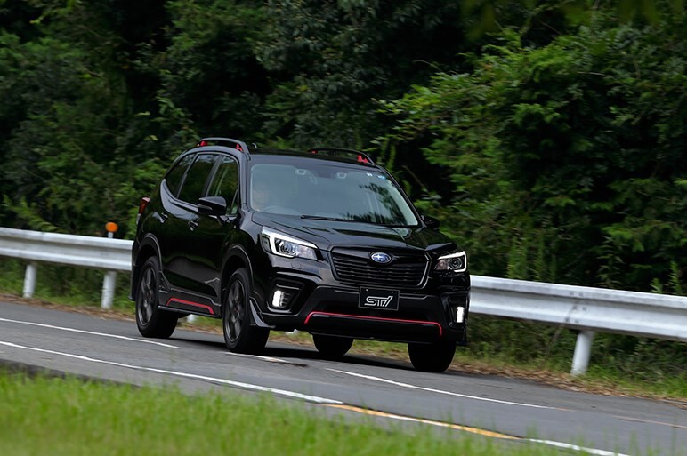 フォレスターにSTIパーツを装着。乗り味は好みが別れそうだが長距離で効果を発揮