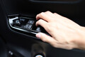 ドアロックがあおり運転や不審者から身を守る！ 時代とともに変化したロック機能への意識