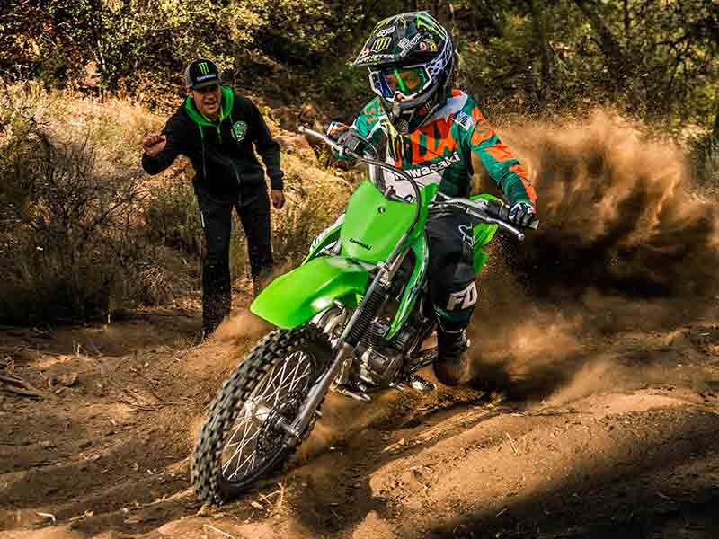 【カワサキ】日本初導入のコンペティションモデル「KLX140R L」を12/1に発売！