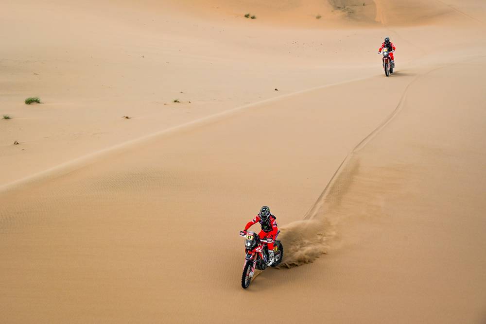 Ktmが攻勢に 暗雲が立ち込めるhondaファクトリー ダカールラリーステージ11 Webオートバイ の写真 5ページ目 自動車情報サイト 新車 中古車 Carview