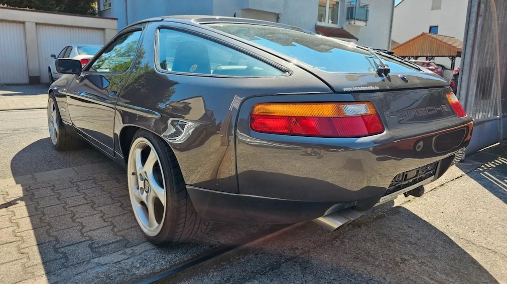 確認 この928なんぼ？】ポルシェ928 S4中古車販売中 え？走行距離です