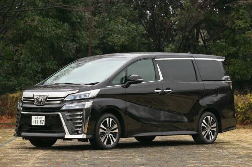 今が狙い目の中古車はコレ 22年新春の相場情報 ラージサイズ ミニバン編 萩原文博レポート カルモマガジン 自動車情報サイト 新車 中古車 Carview