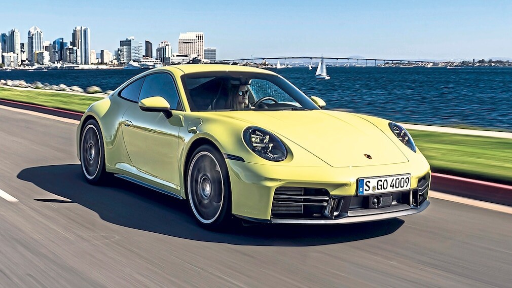 改良され更なる進化を遂げた新型ポルシェ911　全モデルの価格、デザイン、技術、911カレラSと991 GTSの走行性能をレポート！