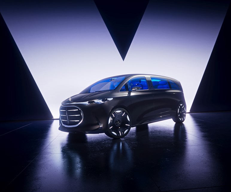【Vの上位互換】メルセデスが新型「VLE」「VLS」で高級ミニバンの基準を変える？ 1000kmテストで見せたその実力は