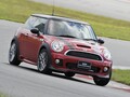 MINI ジョン・クーパー・ワークスは、サーキットで最高のパフォーマンスを発揮した【10年ひと昔の新車】