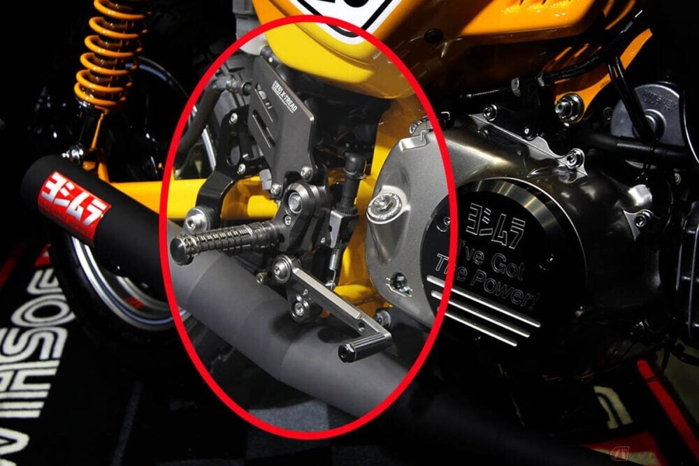 前傾姿勢のバイクには欠かせない!? セパレートハンドルと名コンビ!! 「バックステップ」とは？
