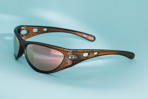 ディーゼルは独自のモチーフで唯一無二のデザインを実現──夏がくる前に押さえておくべき、2025年のサングラス&アイウェア