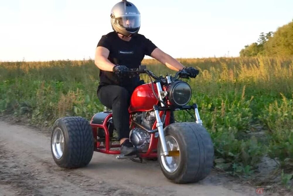 匠の技が光る魔改造トライク!!　イカツイけれどちょっぴりカワイイ？　250ccエンジンを搭載するハーレーみたいな仕上がりに反響