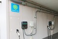 全国のプラゴEV充電器が、「可用率99.9%（スリーナイン）」を達成