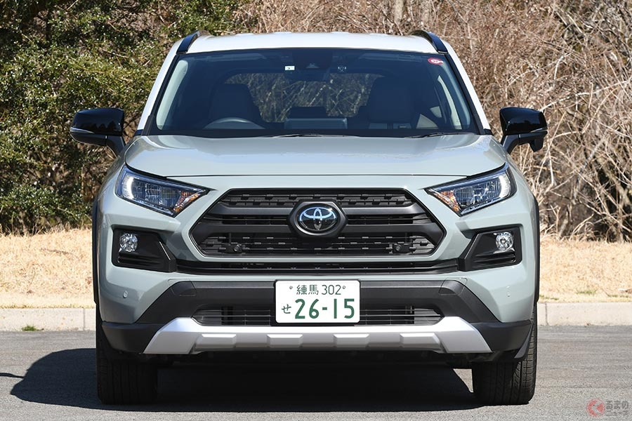 強敵トヨタ「RAV4」の登場でホンダ「CR-V」は苦戦!? 宿命のライバル対決の軍配はどちらに