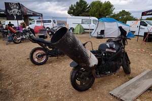 うるさくて大迷惑だけど捕まえられないの!? 路上で無意味にバイクを吹かす人たち