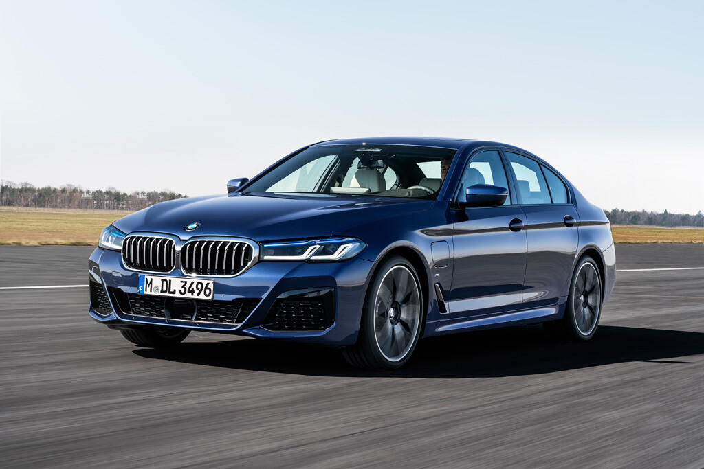 「BMW 5シリーズ」が内外装をリフレッシュ、電動化も加速！