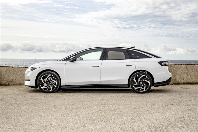 最高傑作のEV。「ID.7」は900超えだが久しぶりにVWらしい良さがあふれている！
