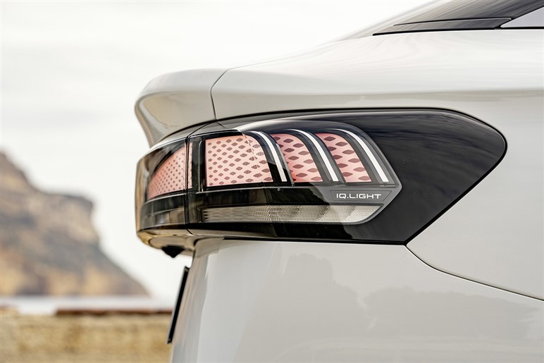 最高傑作のEV。「ID.7」は900超えだが久しぶりにVWらしい良さがあふれている！