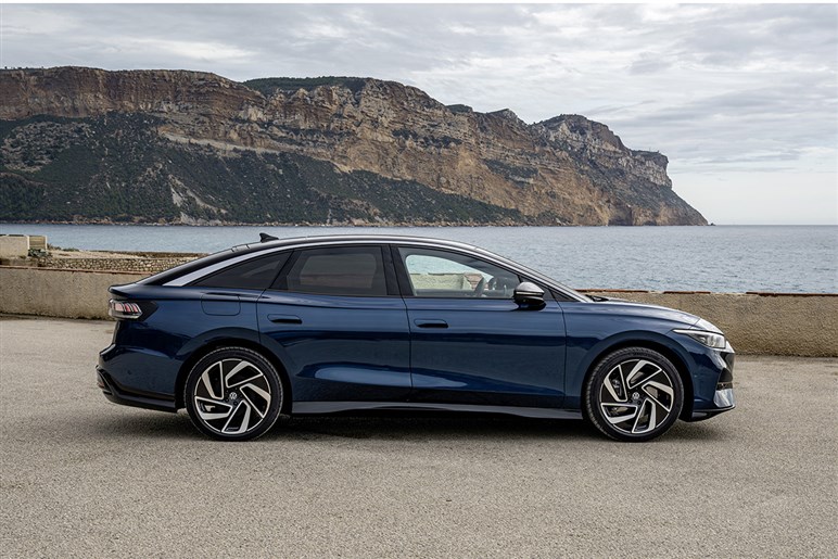 最高傑作のEV。「ID.7」は900超えだが久しぶりにVWらしい良さがあふれている！