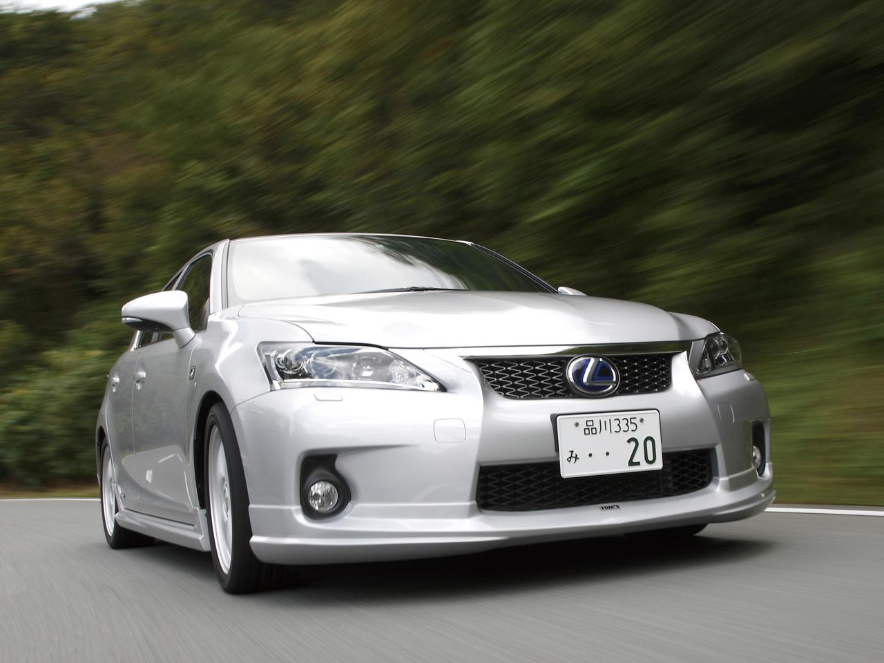 トムスが味つけしたレクサス Ct0hは 圧倒的な剛性感としなやかな乗り心地を両立した 10年ひと昔の新車 Webモーターマガジン 自動車情報サイト 新車 中古車 Carview