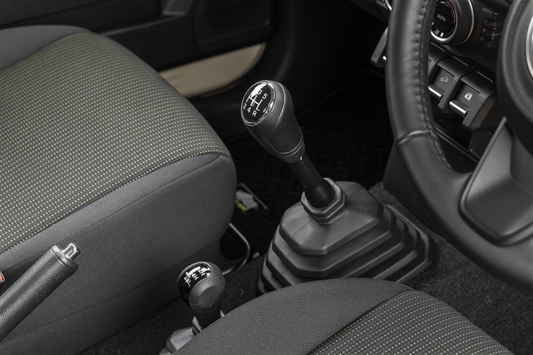 【ついに5ドア発表】「ジムニー ノマド」はAT車が275。もう“予約可能”で納期はどうなる？