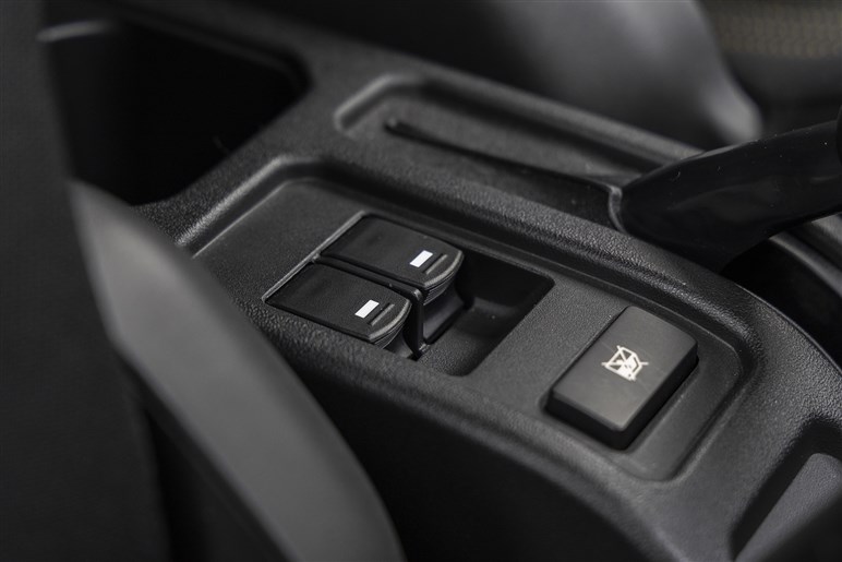 【ついに5ドア発表】「ジムニー ノマド」はAT車が275。もう“予約可能”で納期はどうなる？