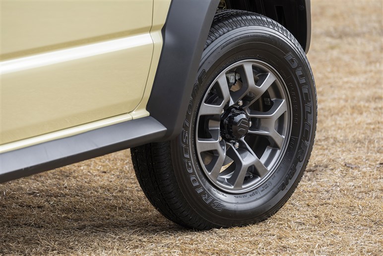 【ついに5ドア発表】「ジムニー ノマド」はAT車が275。もう“予約可能”で納期はどうなる？