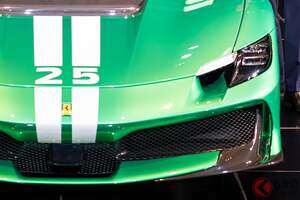 新「“V6”フェラーリ」初公開！ “史上最強”860馬力超えの「後輪駆動モデル」誕生！ 斬新「ちょこっとリアウィング」もイイ「296 Speciale」とは