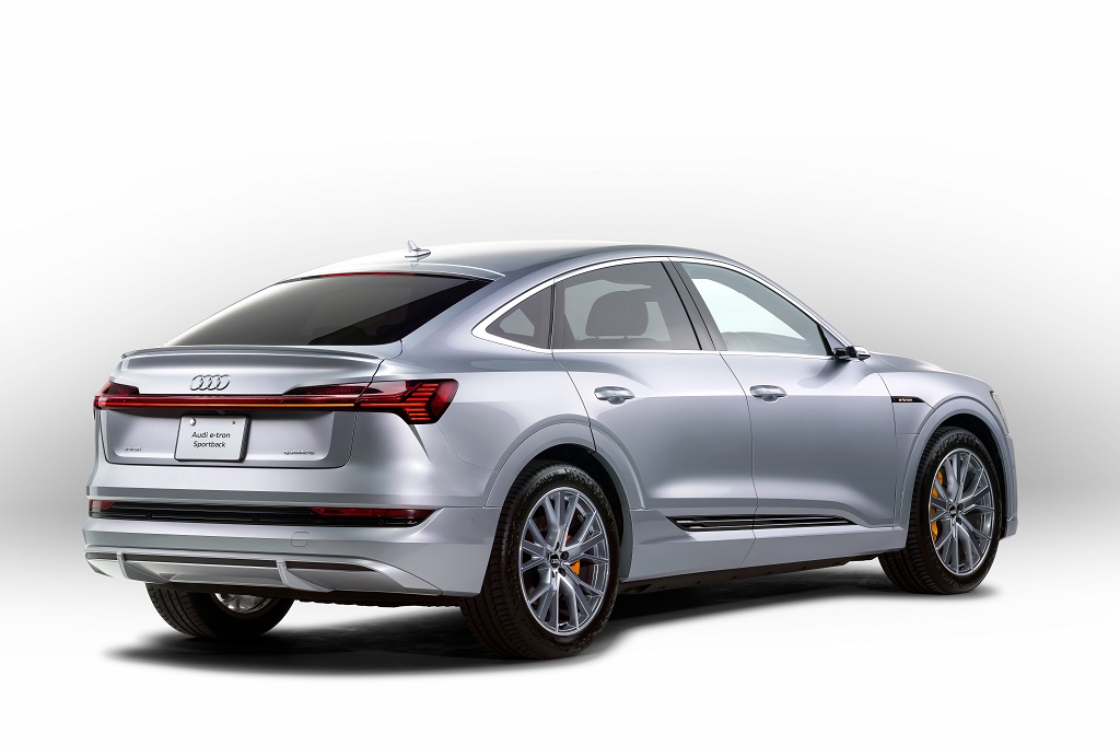 最大出力300kw 0 100km H加速5 7秒を実現したアウディの電気自動車 E Tron Sportback が日本上陸 Dime 自動車情報サイト 新車 中古車 Carview