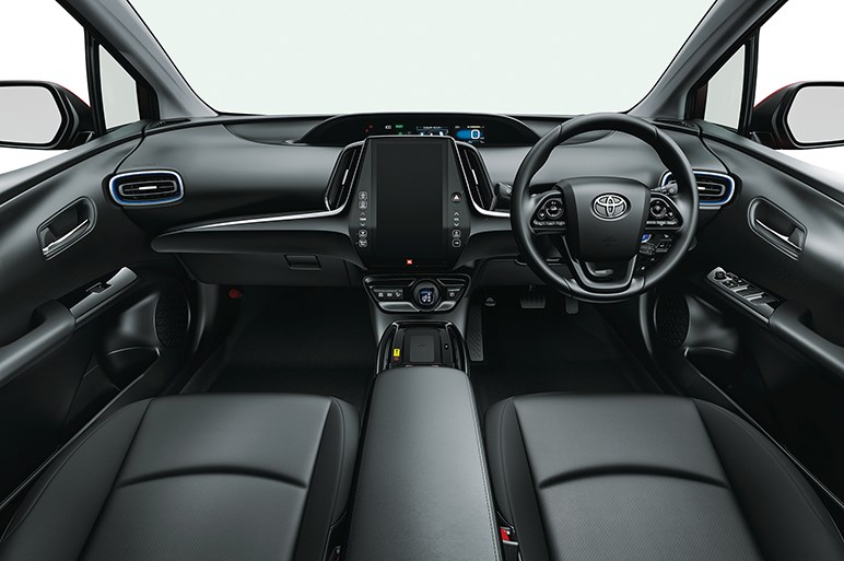 トヨタ プリウスをマイナーチェンジ 前後のデザインを一新。価格は251万8560円から