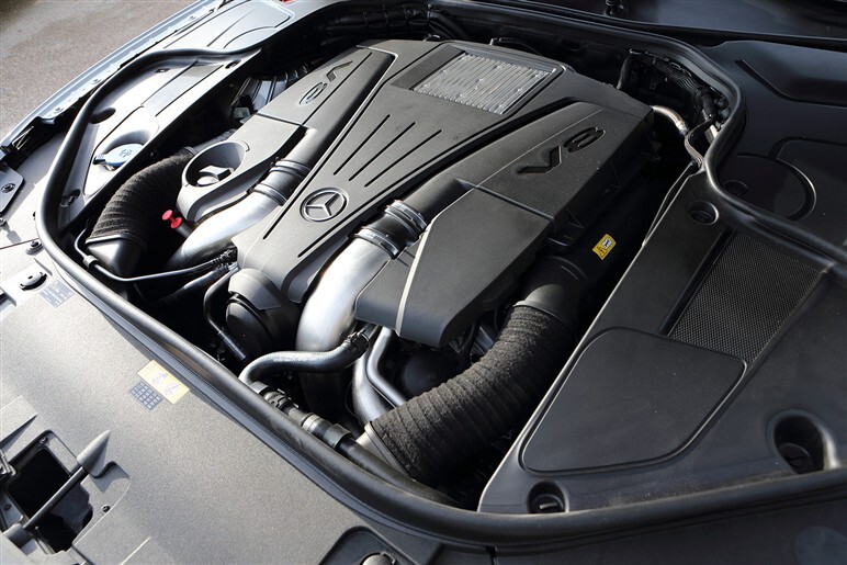 新型Sクラス クーペに海外試乗。驚きの逆ロール制御