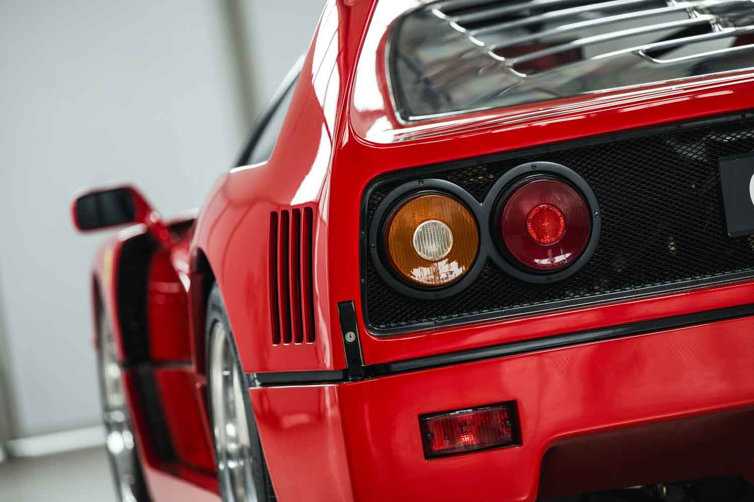 フェラーリ「F40」が約4.6億円で落札！どこまで高騰するのか“最後のピュアフェラーリ”