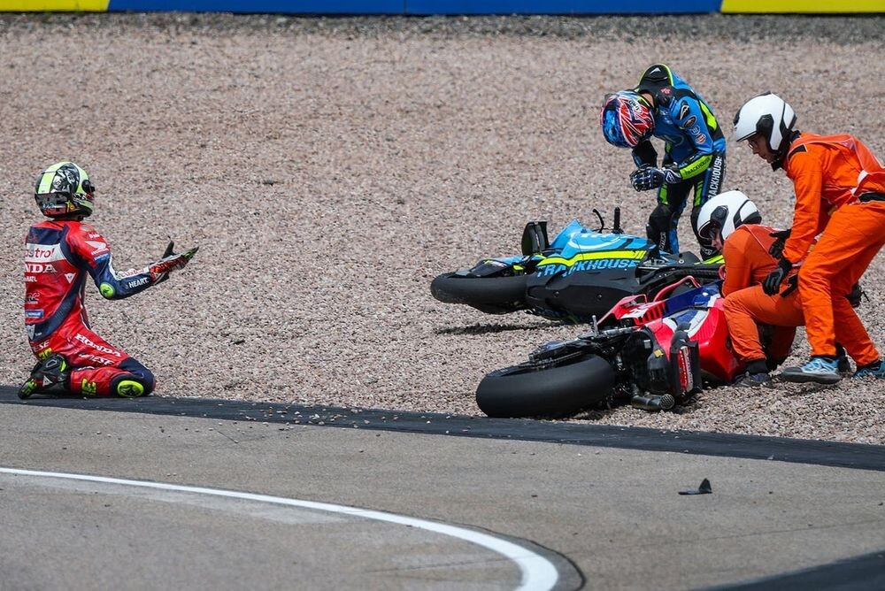 【MotoGP】小椋藍、クラッシュで巻き添えミルに「申し訳ない」オーバーテイクの数少ないチャンス狙った末の転倒