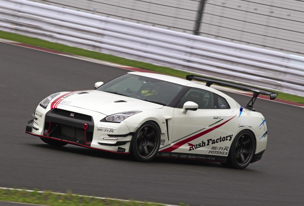 「R35GT-RにS2000なみの軽快性を！」ブーストアップ仕様で筑波58秒を実現するラッシュファクトリー流セットアップ術！