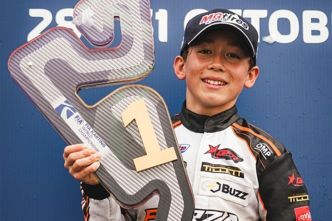 FIAカート世界選手権で日本人ドライバーの中村紀庵ベルタがジュニアワールドチャンピオンに輝く