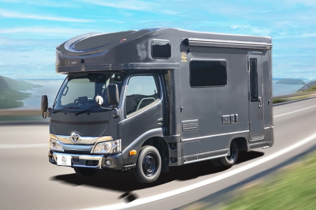 自宅のような快適空間！新型「ディスカバリー１」 充実装備のフルサイズキャブコン