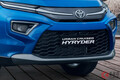 トヨタ新型SUV「ハイライダー」印で初公開！ 二段ライトの迫力仕様!? LED顔キリリな新4WDの姿とは？