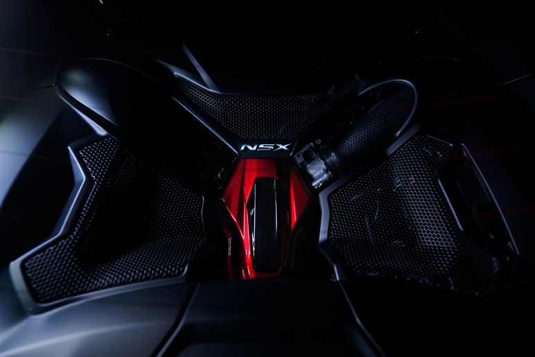 早くも次期「NSX」を予告か！ アキュラの超高性能EVコンセプトに業界がザワつく
