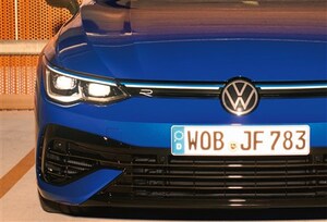 VWゴルフに最強の「R／Rヴァリアント」が追加。歴代最高320馬力、約640万円から