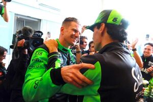 「まさにレジェンドだった」無線を送り、パルクフェルメに駆けつけ僚友の初表彰台を祝福したボルトレート／F1 Topic