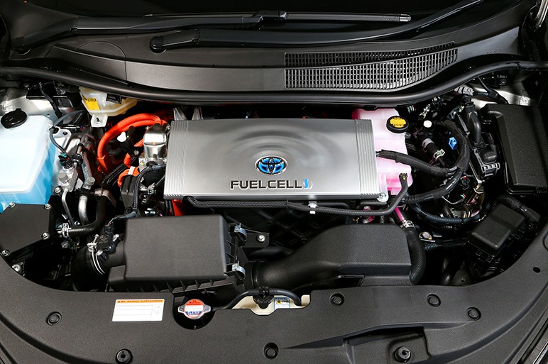 トヨタの量産FCVミライ、価格＆スペックも発表