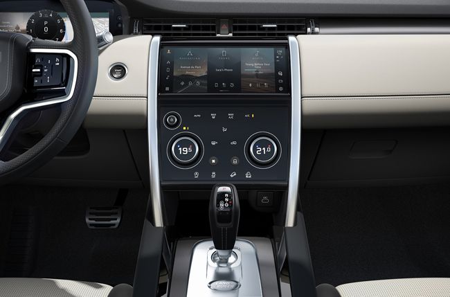 21年モデルのランドローバー ディスカバリー スポーツが日本での予約受注を開始 Mhevテクノロジーを採用した2 0l直列4気筒ingeniumディーゼルエンジンを新設定 カー アンド ドライバー 自動車情報サイト 新車 中古車 Carview