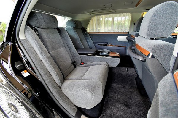 N Boxがセンチュリー以上 超ゆったり後席車 広さと快適性の実態 ベストカーweb 自動車情報サイト 新車 中古車 Carview