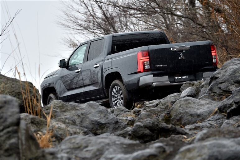 並のSUVでは“物足りない”人向け。三菱「トライトン」には非日常と上質感が同居する別世界がある