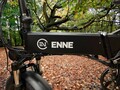 電動バイク／電動アシスト自転車をスマートに切り替える「ENNE F750」のナンバープレート回転システムを公開