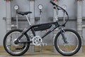 電動アシストとBMXが融合、WOの新感覚モデル『GLISSE』が予約開始