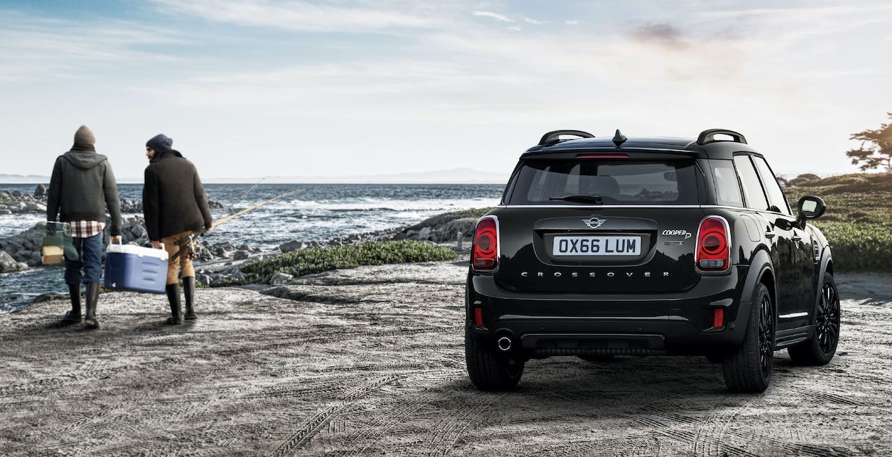 Mini クロスオーバーにサーフィンをイメージした特別仕様車 コーンウォール エディション 登場 Genroq Web 自動車情報サイト 新車 中古車 Carview