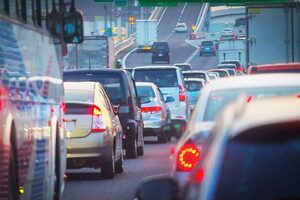 「お盆は渋滞心配だし、早めに帰っとこう」→失敗!? 意外な“穴場デー”とは？ 新幹線や飛行機と“混雑日の違い”ハッキリ