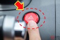 “ありがとう”の「サンキューハザード」が違反に!? でもやらないと「マナー違反認定」で“あおり運転”の被害にも？ 正しく知っておきたい「ハザードランプ」の使い方とは