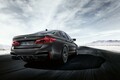 BMW M5に誕生35周年を記念した限定車「35 Jahre Edition」が登場