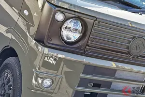 ダイハツの「“旧車顔”軽バン」に注目！ 丸目2灯デザイン×快速ターボ搭載！ 俊足「ハイゼットカーゴ」の快適「“車中泊”仕様」ゴードンミラーモータースの軽キャンパー「GMLVAN S-01」がスゴい
