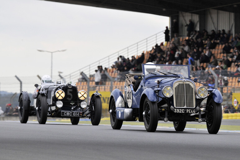 ル・マン・クラシック　数億円がサイドバイサイド